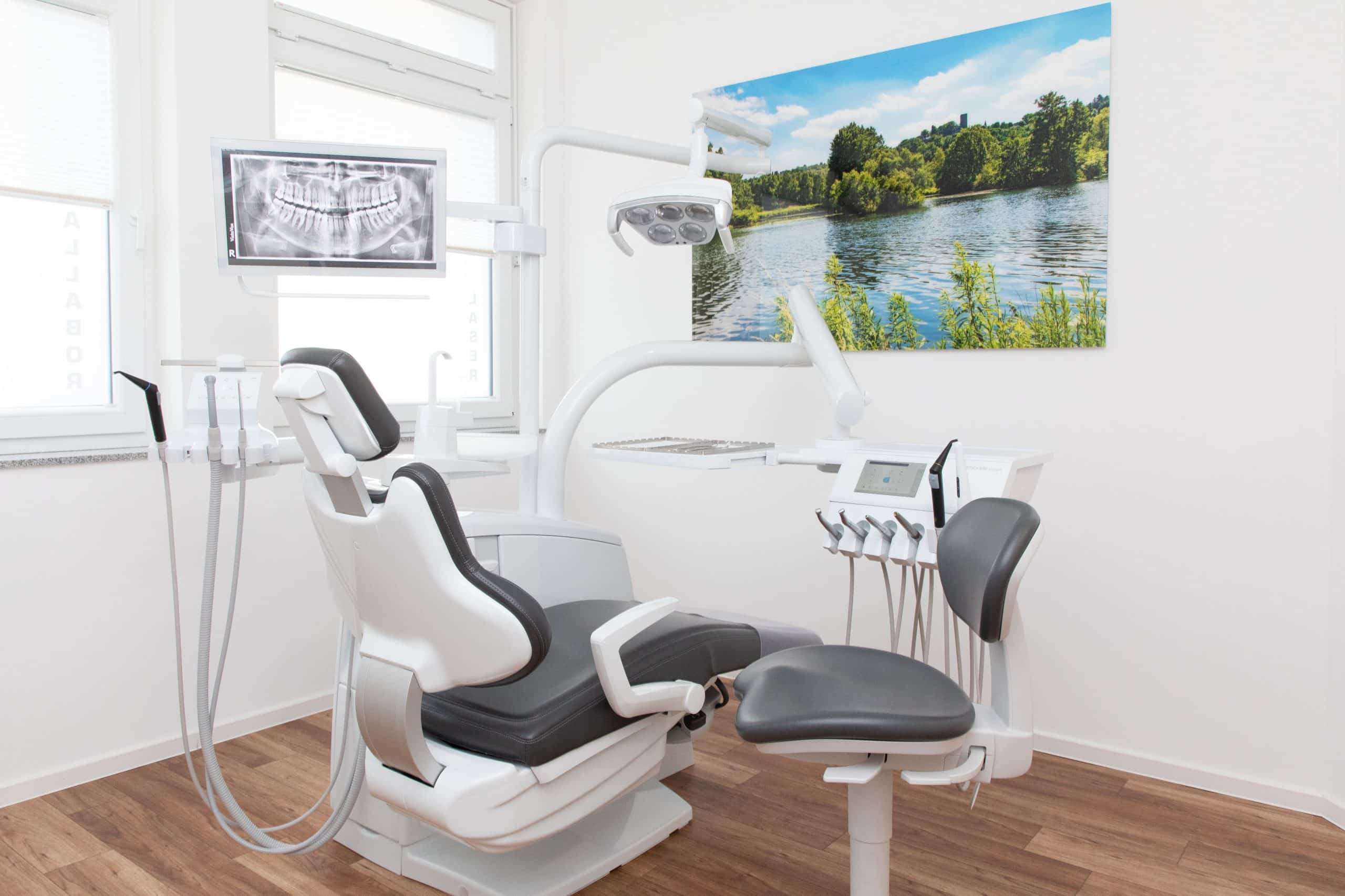Behandlungsraum der Zahnarztpraxis Kipper aus Bochum