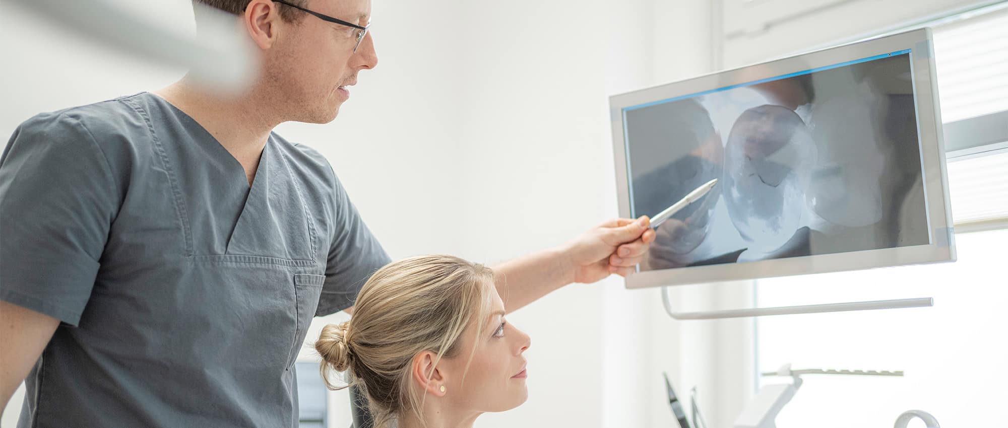 Oralchirurg Bochum Zahnarztpraxis Kipper in Behandlung